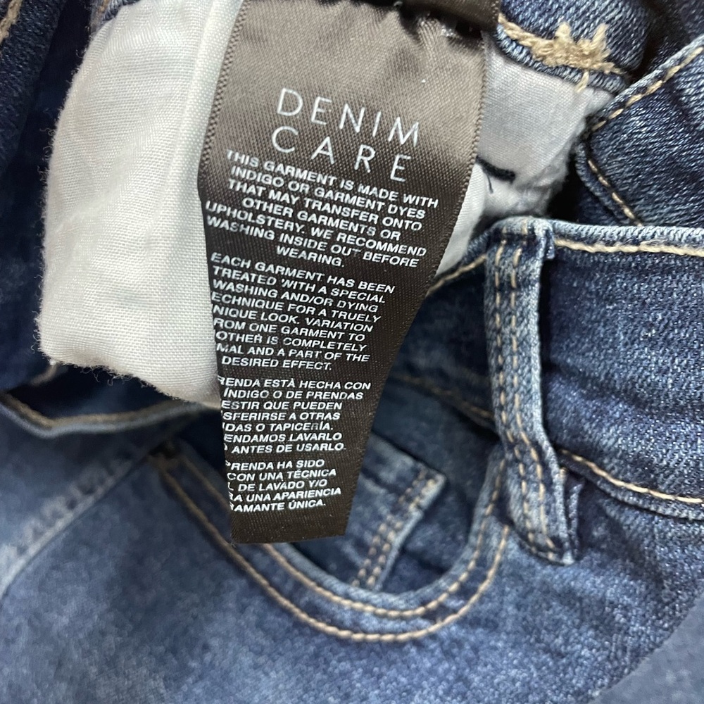 Curve Appeal size 4, denim medium wash, cuffed Bermuda shorts - Picture 6 of 8